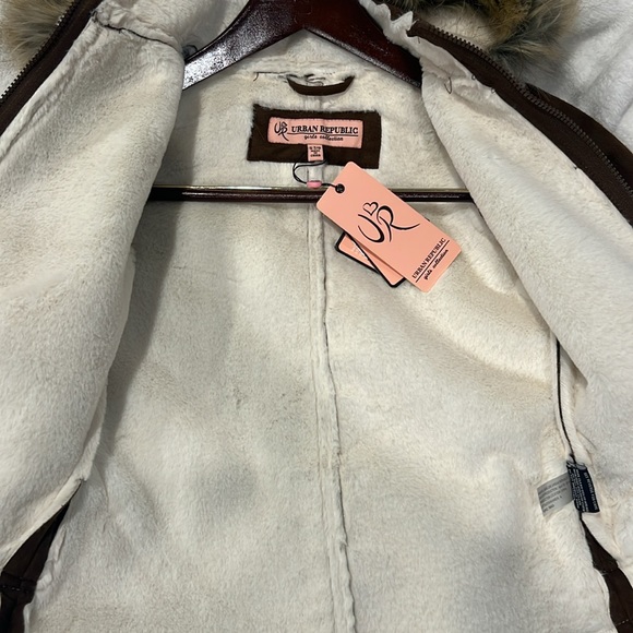 NWT Urban Republic Brown Faux Fur Hooded Jacket - Picture 7 of 7